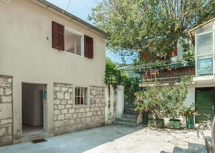 아파트 Charming Old Stone House