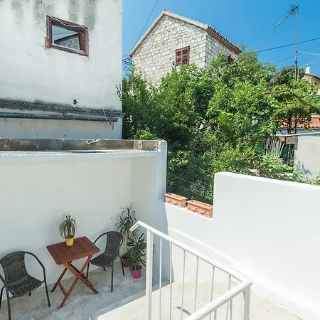 Charming Old Stone House Apartament