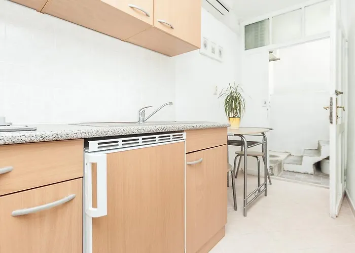 Charming Old Stone House * Split